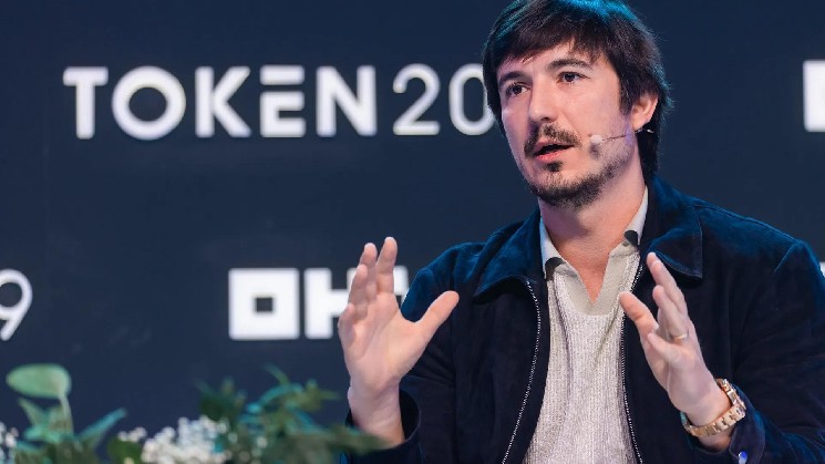 Szef Robinhood Vlad Tenev wzywa USA do otwarcia drogi dla tokenizowanych akcji, podczas gdy rynki zagraniczne nabierają tempa