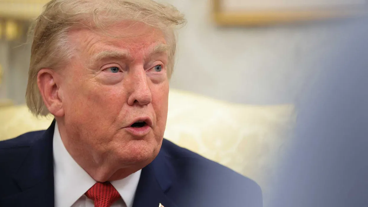 Трамп устроил разнос репортёру CNN Кристен Холмс в Овальном кабинете, вызвав волну критики в интернете