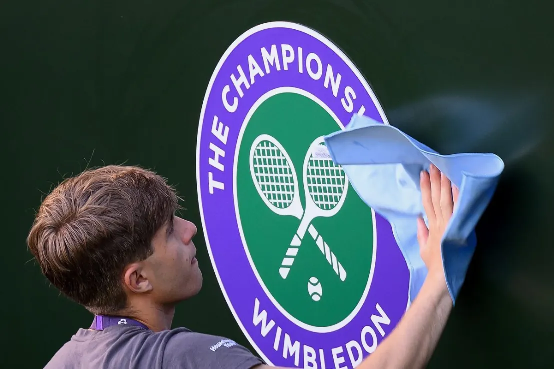 Руководство Wimbledon готово защищать бренд на фоне сходства с саудовским теннисным комплексом