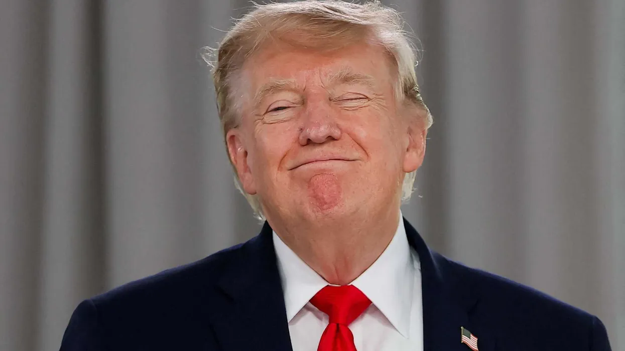 Juez ordena a Trump entregar registros financieros en demanda de $10 mil millones contra la BBC