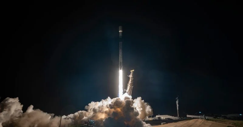 Акции SpaceX растут вторую сессию подряд, приближаясь к цене IPO в $135
