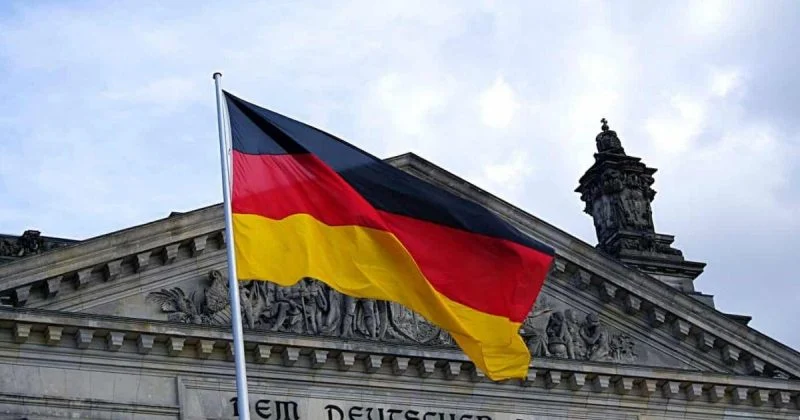 Германия сокращает работу посольства в Тегеране на фоне роста напряженности