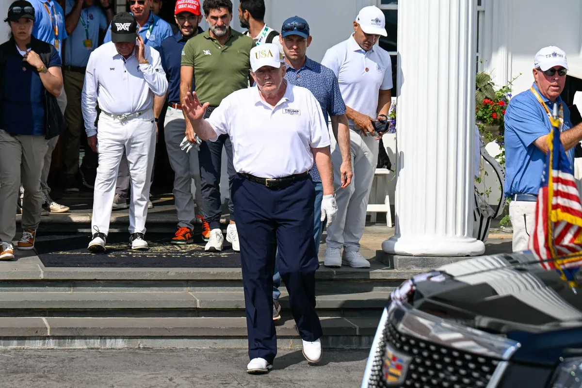 L'editorialista del Washington Post Rick Reilly mette in dubbio le affermazioni di Trump sul golf: i caddie «gonfiano le sue bugie»