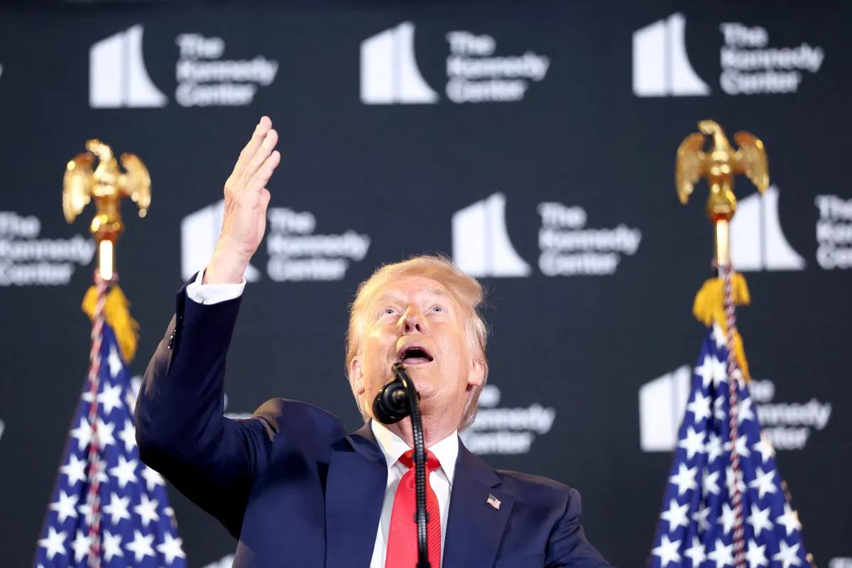 Рост цен на бензин на фоне эскалации конфликта Трампа с Ираном угрожает электоральным перспективам республиканцев: аналитик CNN