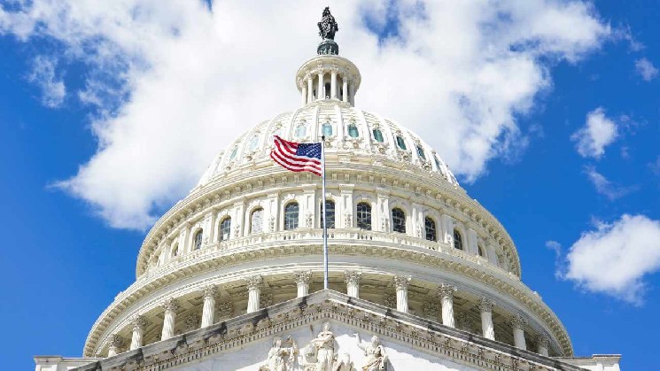 134 líderes bancarios instan al Senado a endurecer la norma sobre stablecoins de la CLARITY Act