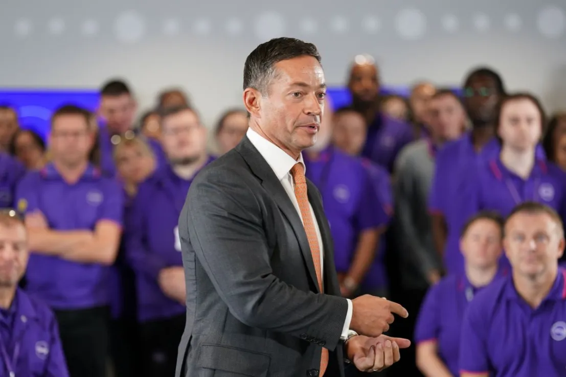 Currys otorga al director saliente Alex Baldock un aumento salarial de más de £2 millones