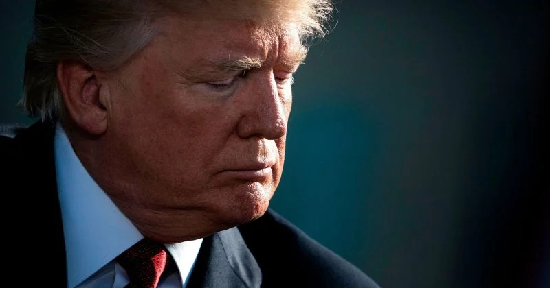 Trump déclare plus de 1 000 transactions sur titres en juin, dont des achats de Berkshire Hathaway, Visa, Mastercard et Cintas