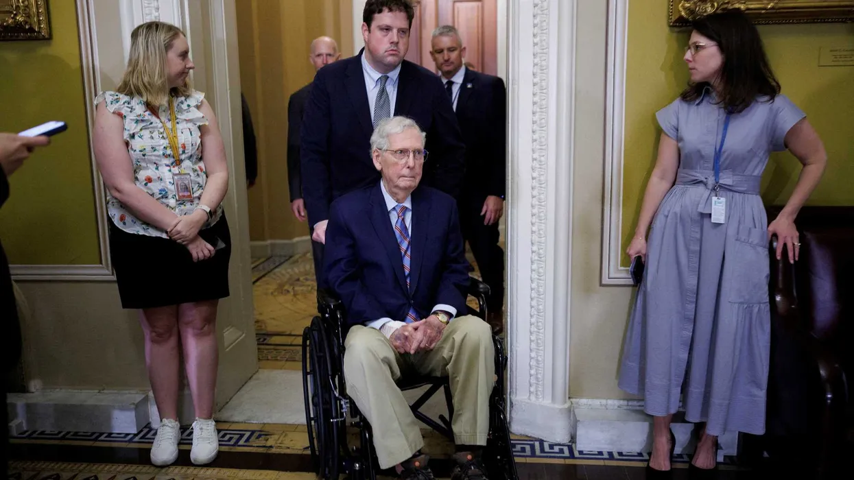 L'assenza di McConnell dal Senato alimenta interrogativi sulla sua salute, l'influenza dello staff e la successione in Kentucky
