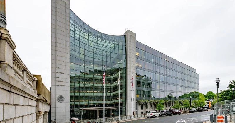 La SEC rinvia la riunione sulle esenzioni per la raccolta di capitale delle startup crypto