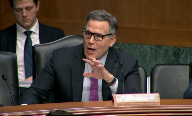 Сенатор Дэйв Маккормик предупреждает: задержка в принятии закона CLARITY Act может привести к оттоку криптовалютных рабочих мест и инвестиций из США