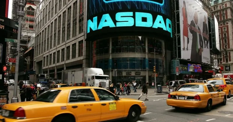 Фьючерсы на акции США снижаются на фоне отчётности производителей чипов и данных по инфляции