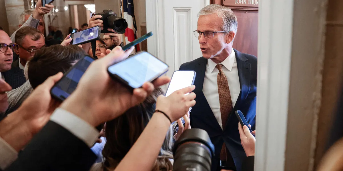 Republiczanie w Senacie zacieśniają szeregi wokół Thune'a po wstrzymaniu poparcia przez Trumpa