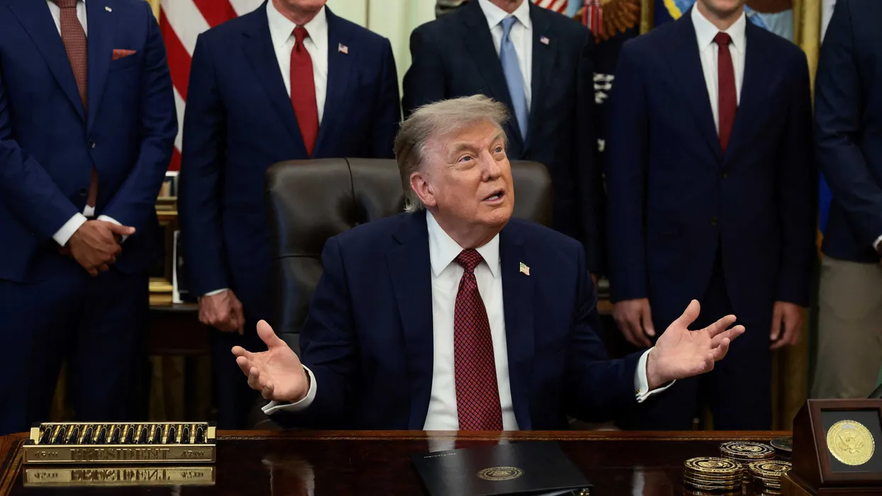 Trump evita decir si bombardear infraestructura civil iraní constituiría un crimen de guerra