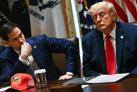 Trump ostrzega Oman przed działaniami wojskowymi, a kryzys w Cieśninie Ormuz grozi wzrostem cen ropy