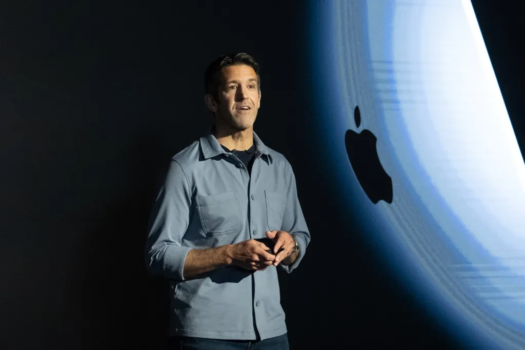Сможет ли новый CEO Apple Джон Тернус вернуть магию продуктового дизайна эпохи Стива Джобса?