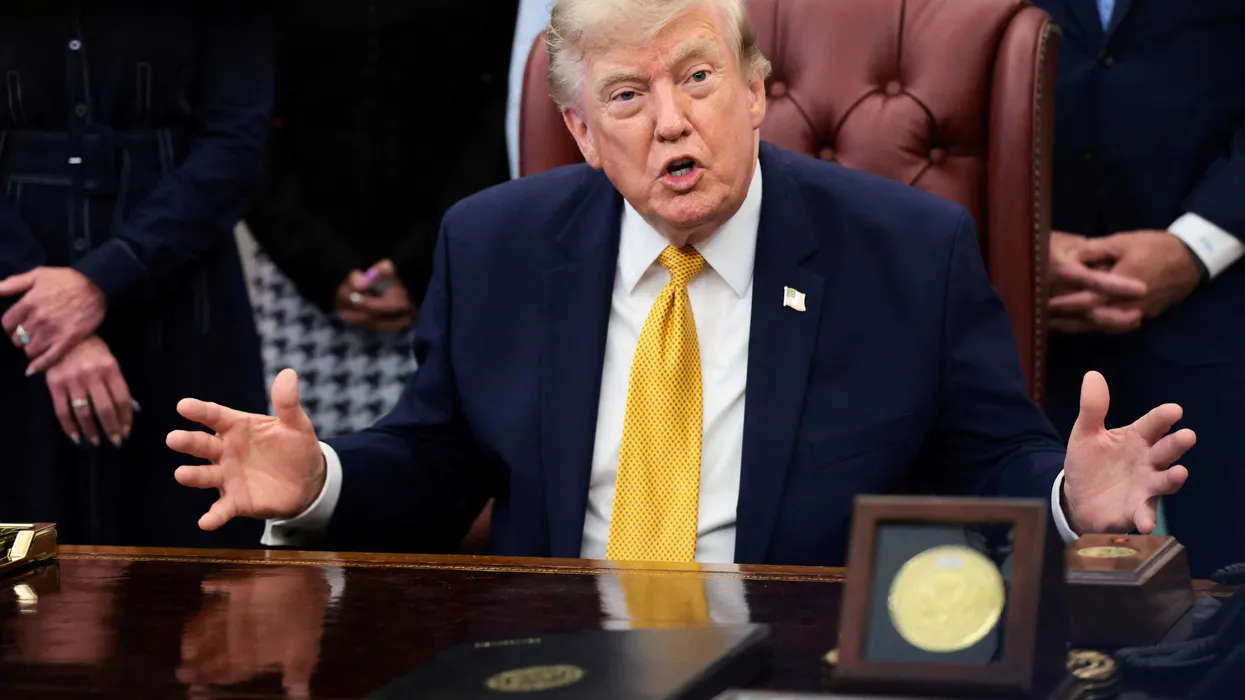 La reputazione di 'Teflon Don' di Trump si sgretola mentre i sondaggi di approvazione crollano tra il malcontento economico