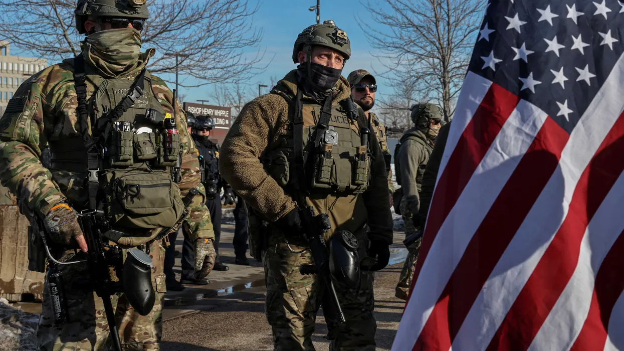 Ehemaliger Trump-DHS-Beamter Miles Taylor warnt vor „Abgleiten“ bei bundesweiter Terroruntersuchung gegen Minnesota-Demonstranten