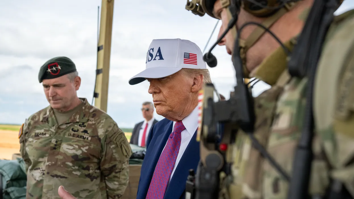 Konserwatywny „jastrząb obrony” Max Boot ostro krytykuje wniosek Trumpa o $1.5 trillion na wojsko jako finansowanie „boondoggles”