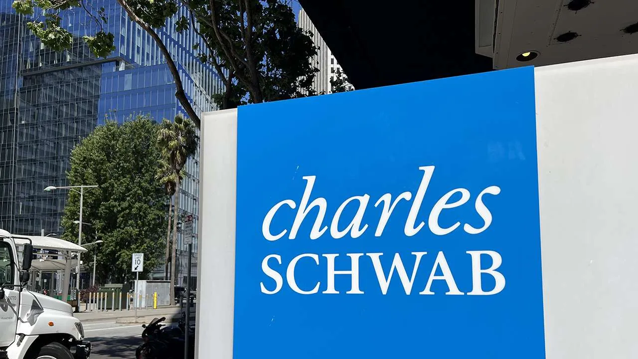 Индекс торговой активности Schwab умеренно вырос в июле на фоне покупки клиентами коррекций