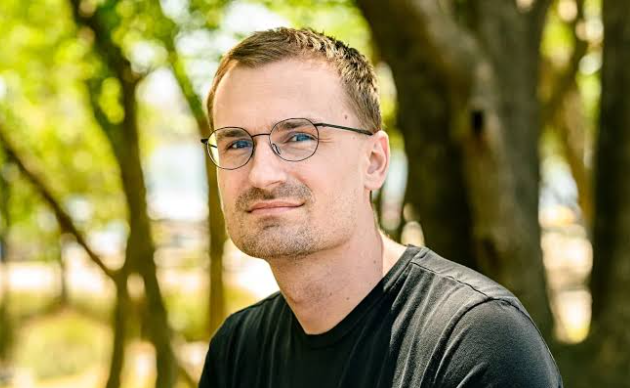 Jesse Pollak 回应 Coinbase 抛售 ETH 的指责,强调其在以太坊生态中的重要角色