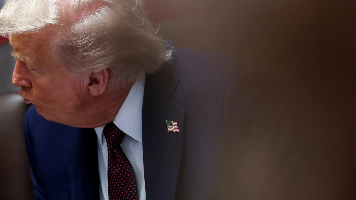 Бывший инсайдер Белого дома заявил, что советники хотят, чтобы Трамп сосредоточился на экономике