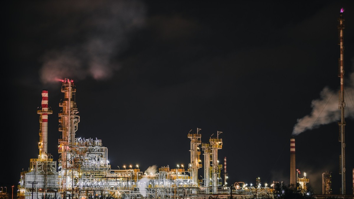 Индийский НПЗ MRPL запретил поставщикам сырой нефти маршруты через Ормуз и Красное море