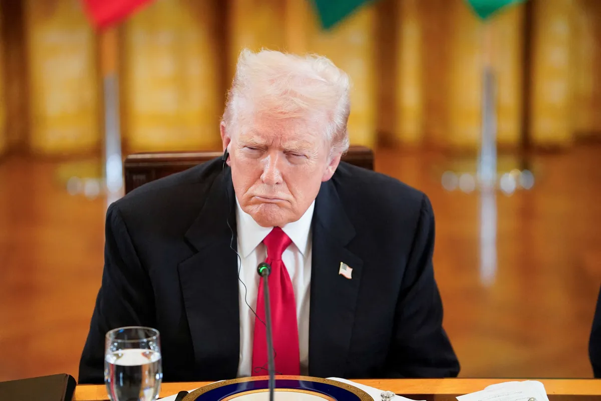 Esperto di linguaggio del corpo rileva segnali che Trump sta 'crollando'