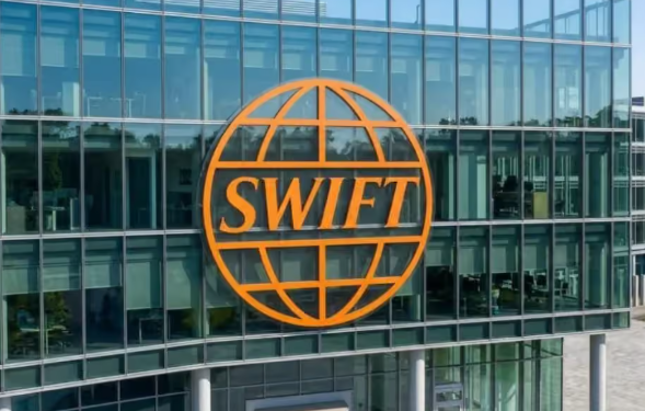 HSBC e Standard Chartered completano il primo pagamento reale basato su blockchain tramite Swift