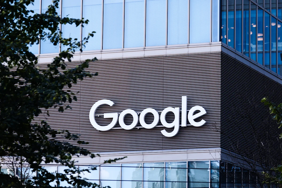Alphabet падает, Intel удивляет, а Tesla теряет в еженедельном обзоре AlphaSpace