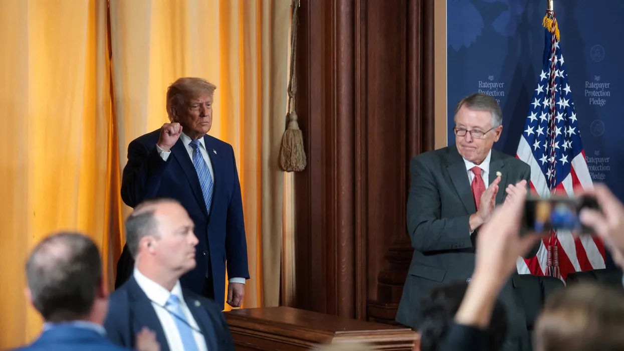 Analysts React to Lengthy Trump Ovation After EPA Speech