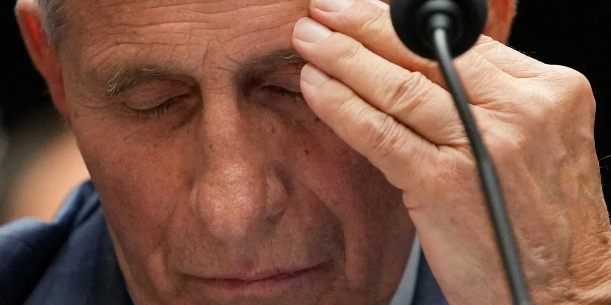 El esfuerzo de Trump por anular los indultos de Biden se vuelve en su contra y le da a Fauci bases legales para invocar la Quinta Enmienda