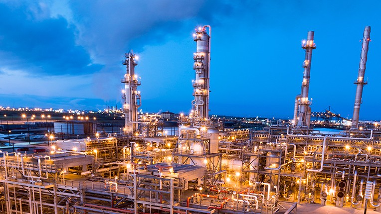 Запасы сырой нефти в США сократились на 7,2 млн баррелей на фоне напряжённости в Ормузском проливе и роста цен
