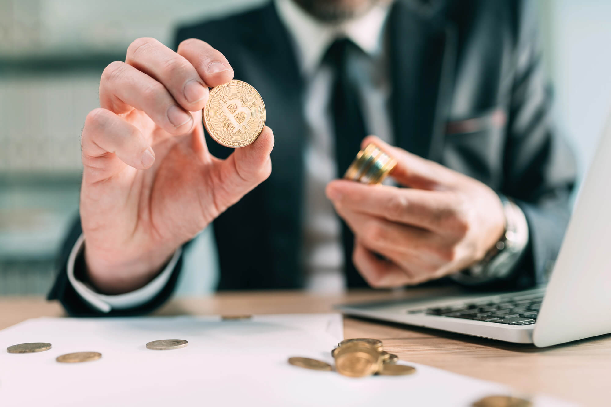 Скарамуччи считает, что биткоин-OG начали фиксировать прибыль на уровне USD 100,000, пока на рынок выходят институты