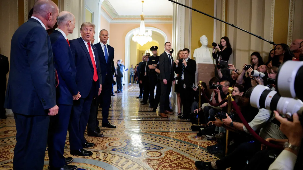 Les sénateurs républicains ripostent après que Trump a critiqué John Thune au sujet du SAVE America Act