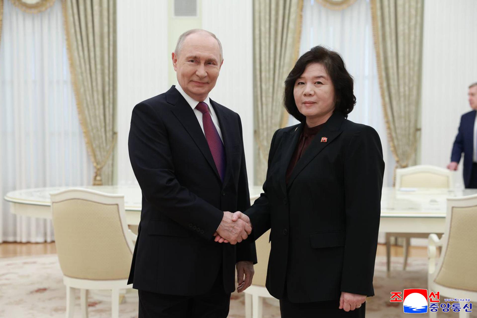 Russia Preparing to Receive Additional 30,000 North Korean Troops for Ukraine War, Zelenskyy Says