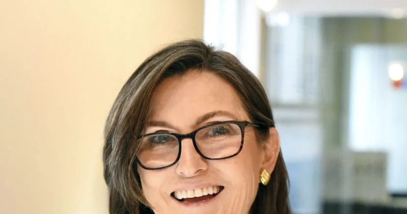 Cathie Wood: Federal Reserve Unlikely to Tighten in 2026 Amid Productivity Surge and Falling Inflation
