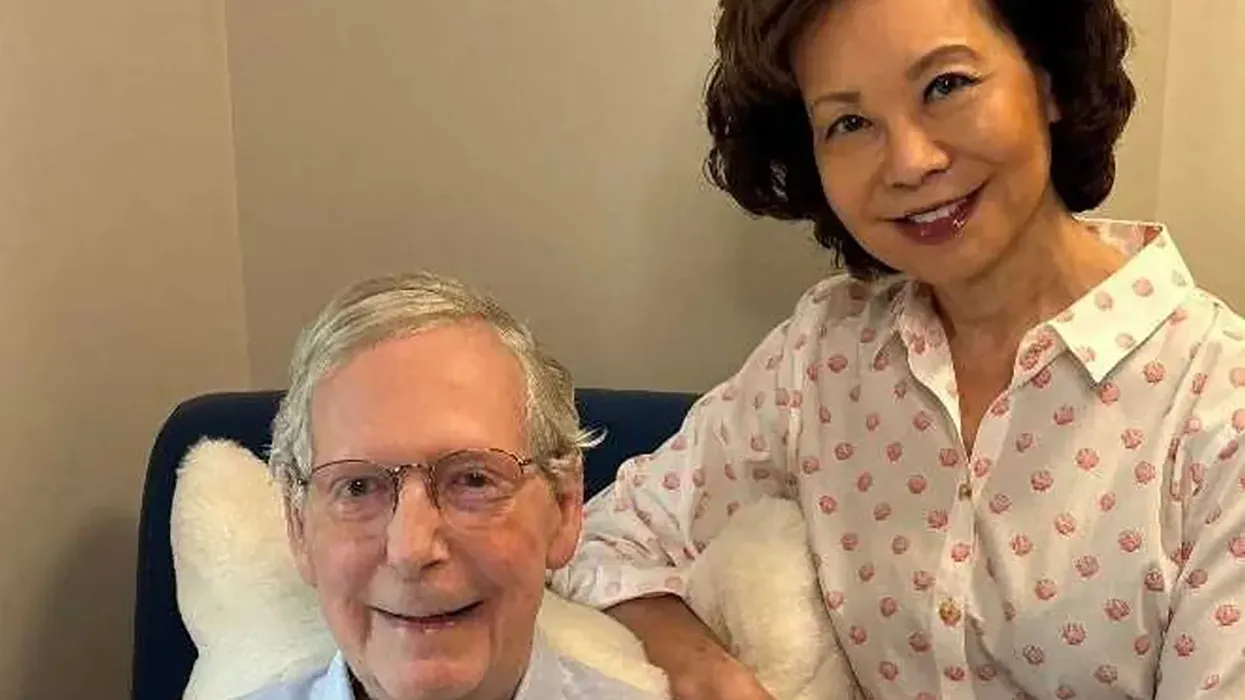 Psicólogo dice que la nueva foto de McConnell muestra "señales de alerta"