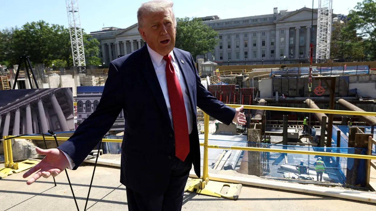 Zespół Trumpa przedstawia projekt sali balowej Białego Domu jako „kompleks wojskowy” przed batalią w Sądzie Najwyższym