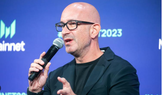 Securitize apunta a fondos tokenizados de más de $100M tras la aprobación de la SEC para su estatus RIA, dice el CEO Carlos Domingo