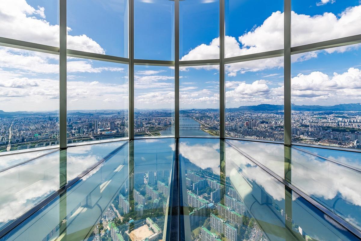 Lotte Hotel World сообщает о росте продаж пакетов услуг в июле на 35% на фоне рекордной жары