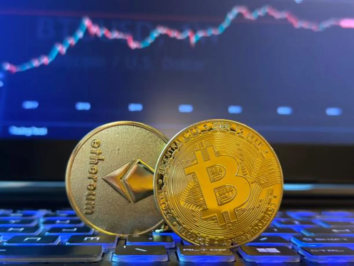 Цены Bitcoin и Ethereum 23 июля 2026 года изменялись разнонаправленно на фоне споров аналитиков о том, достиг ли крипторынок дна