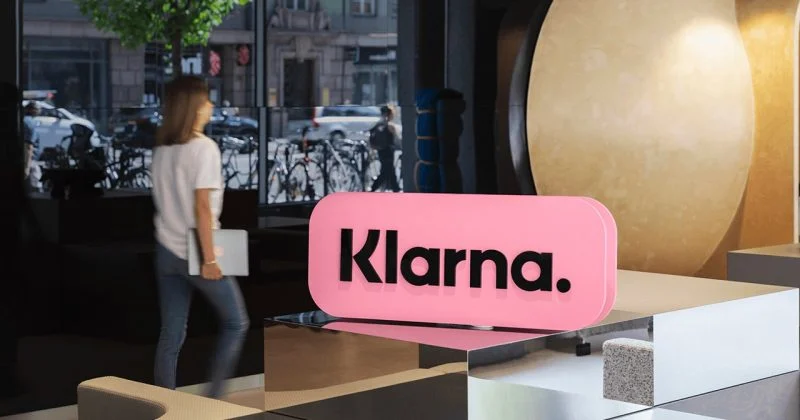 Klarna rapporteert omzet van $1 miljard in Q2 2026, een stijging van 27% op jaarbasis, en voorspelt ongeveer $4 miljard voor heel het jaar