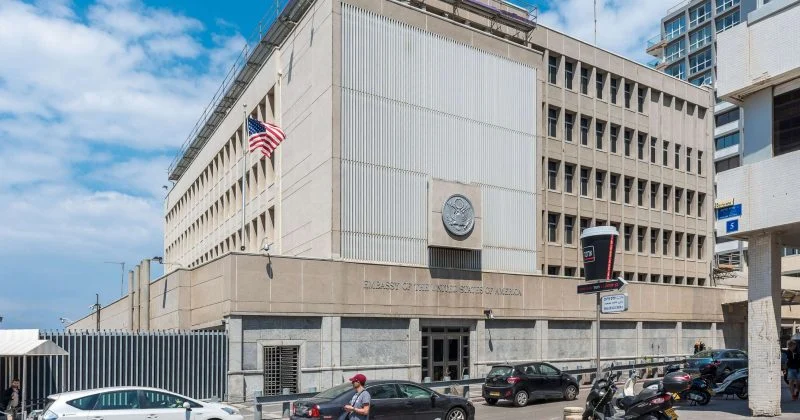 L'Ambasciata degli Stati Uniti a Gerusalemme esorta i cittadini americani a considerare di lasciare Israele mentre il conflitto con l'Iran si intensifica