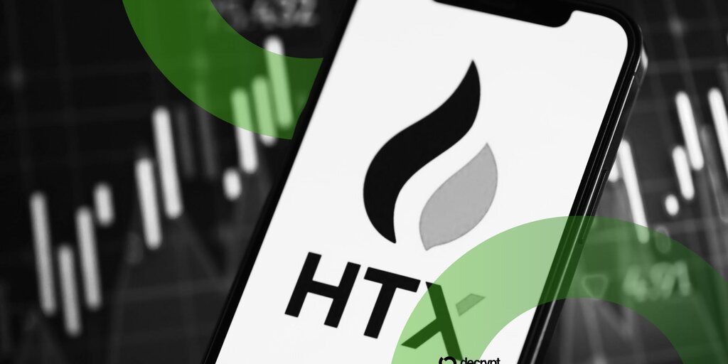 HTX меняла ончейн-кошельки после санкций Великобритании, заявила TRM Labs