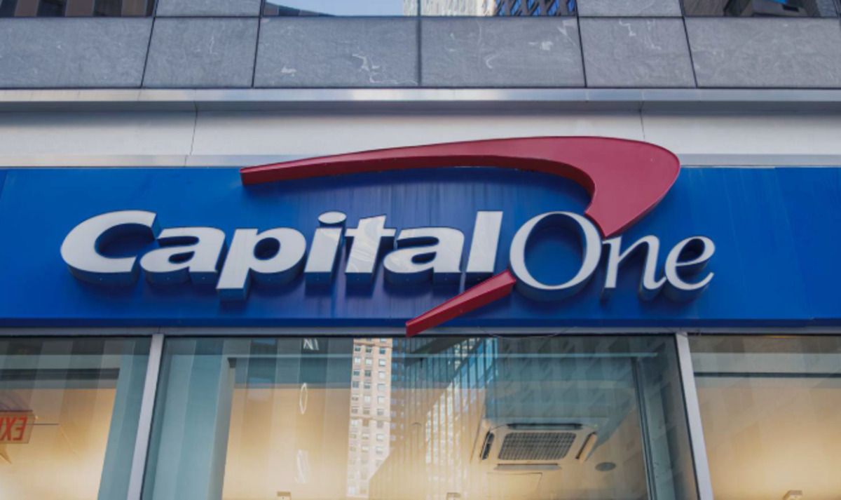 Les paiements du règlement de 425 millions de dollars de Capital One retardés par un appel, pourraient s'étendre jusqu'en 2027