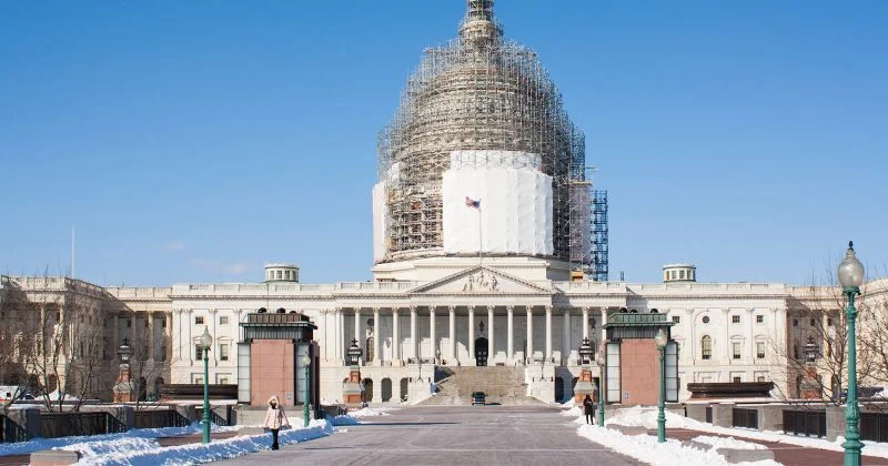 Более 1 миллиона американцев призывают сенат поддержать CLARITY Act по мере роста отраслевой коалиции