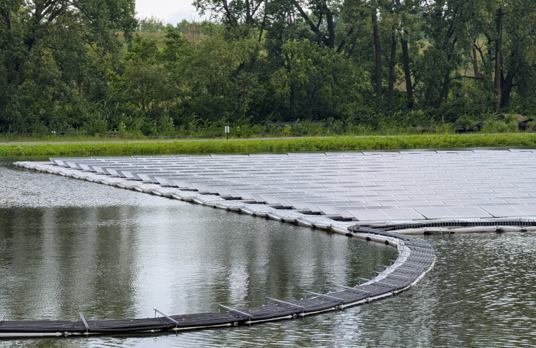 Lima, dans l'Ohio, achève un parc solaire flottant de 2 MW sur le réservoir de Twin Lake