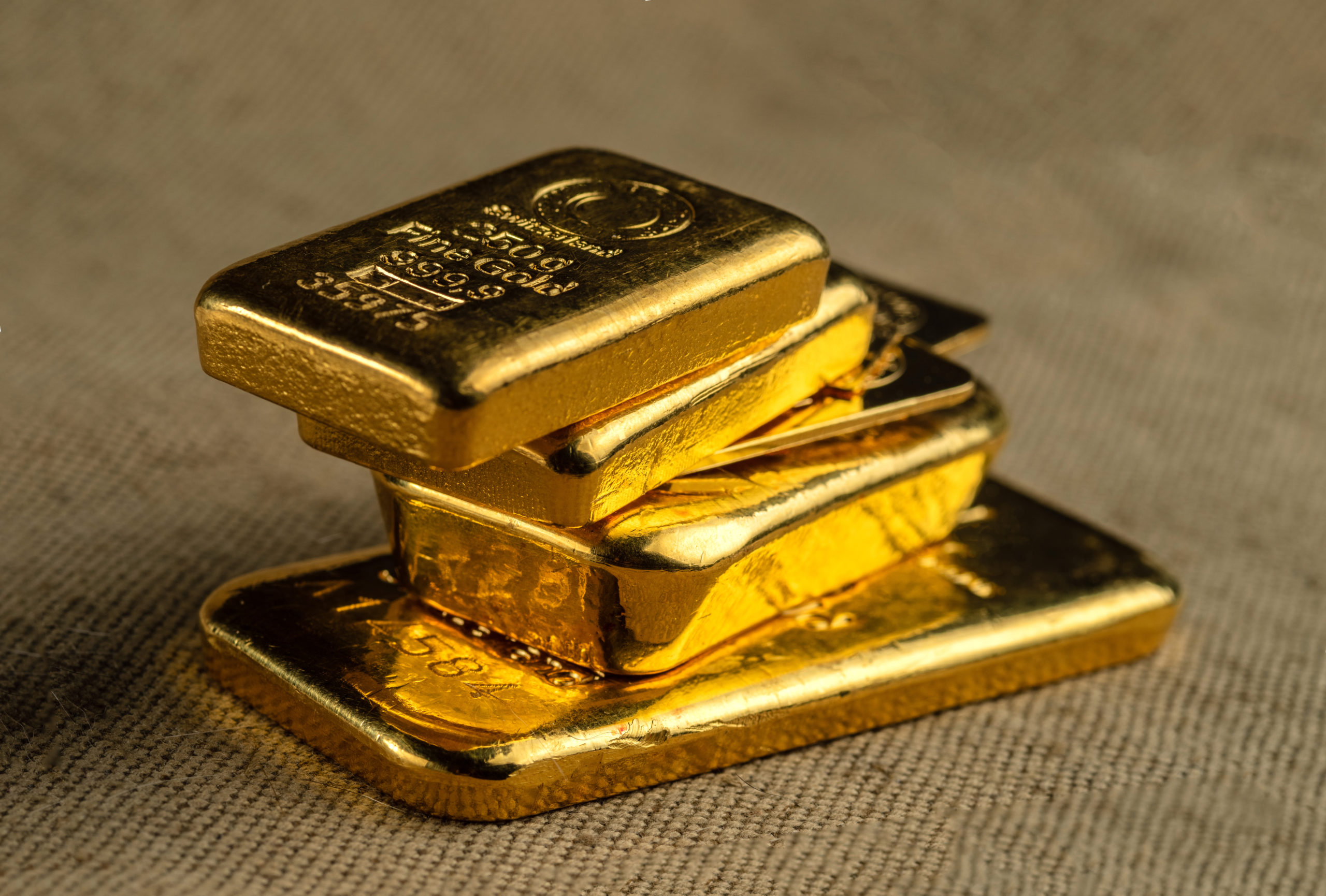 L'or se maintient au-dessus de 4 300 $ l'once alors que les paris sur des baisses de taux et les achats des banques centrales s'intensifient