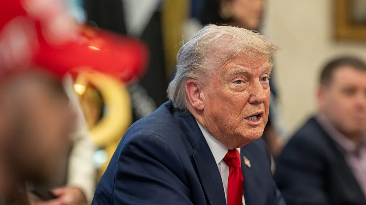 Michael Steele, ancien président du RNC : Trump « piétine son propre héritage » pour séduire les électeurs enclins aux théories du complot