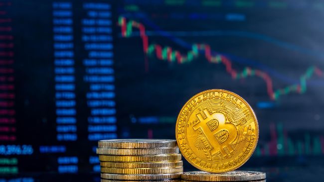 Bitcoin Dips as Ethereum, XRP, and Dogecoin Rise Ahead of Key U.S. Inflation Data